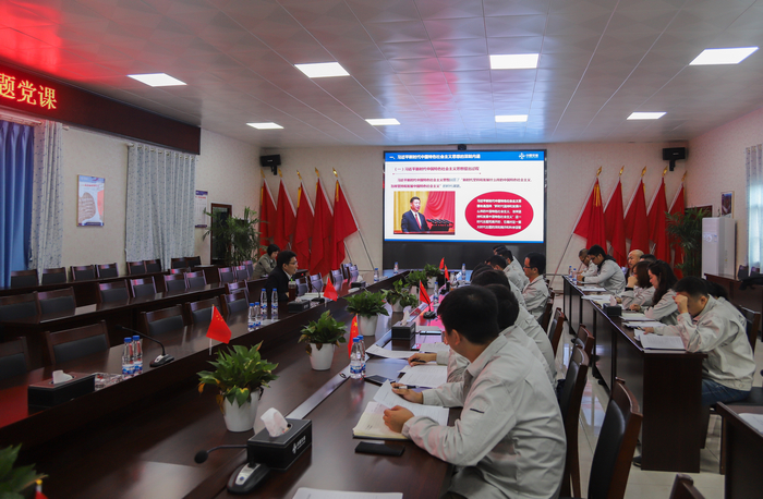 公司黨委委員、副總經理周道銀到白居寺長江大橋項目講授黨課.jpg